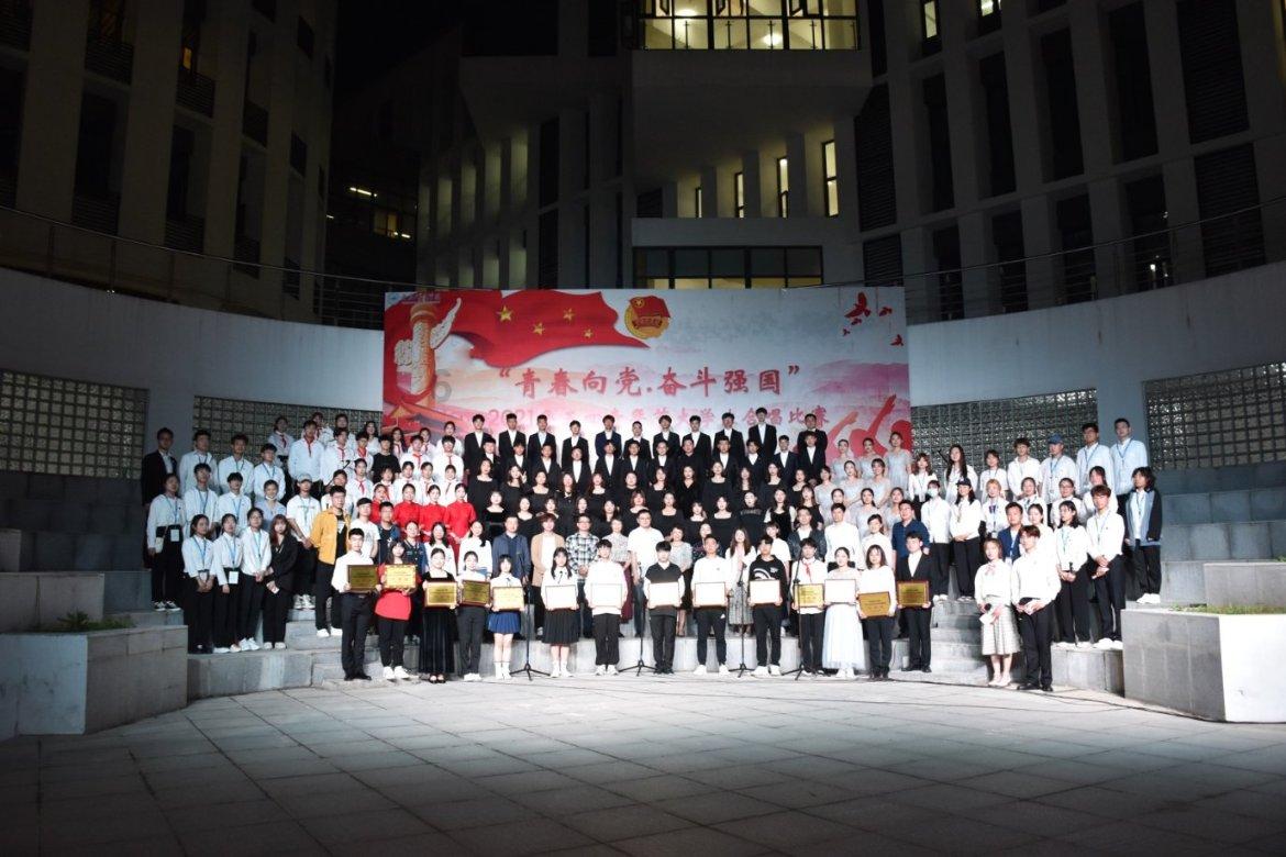 春运首日 感受“流动中国”澎湃活力