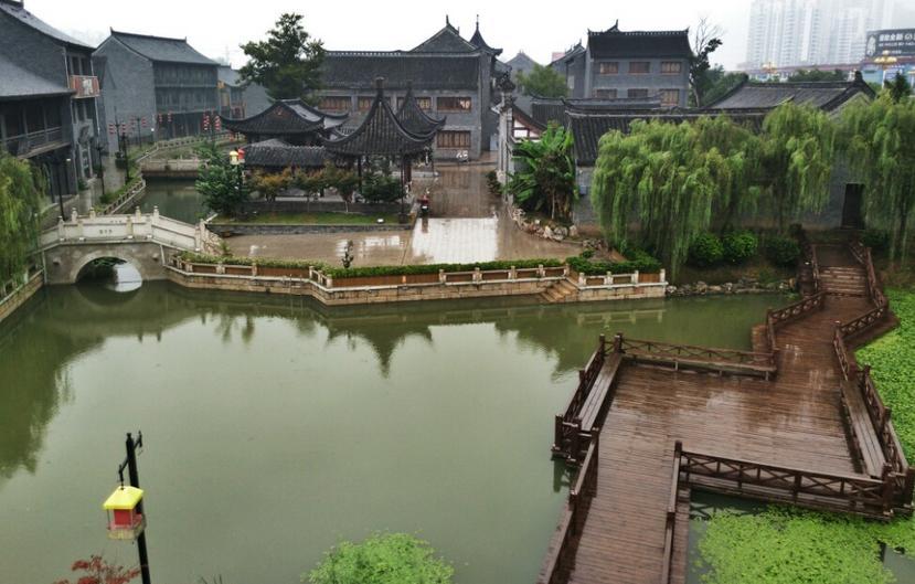 『桩』点美好生活赋能绿色出行